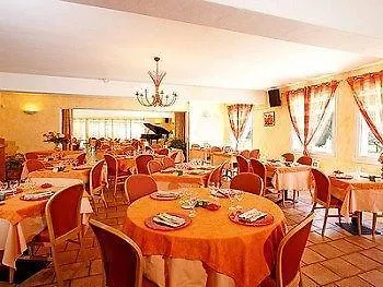 Logis De Jossyl 3* La Roque-d'Antheron